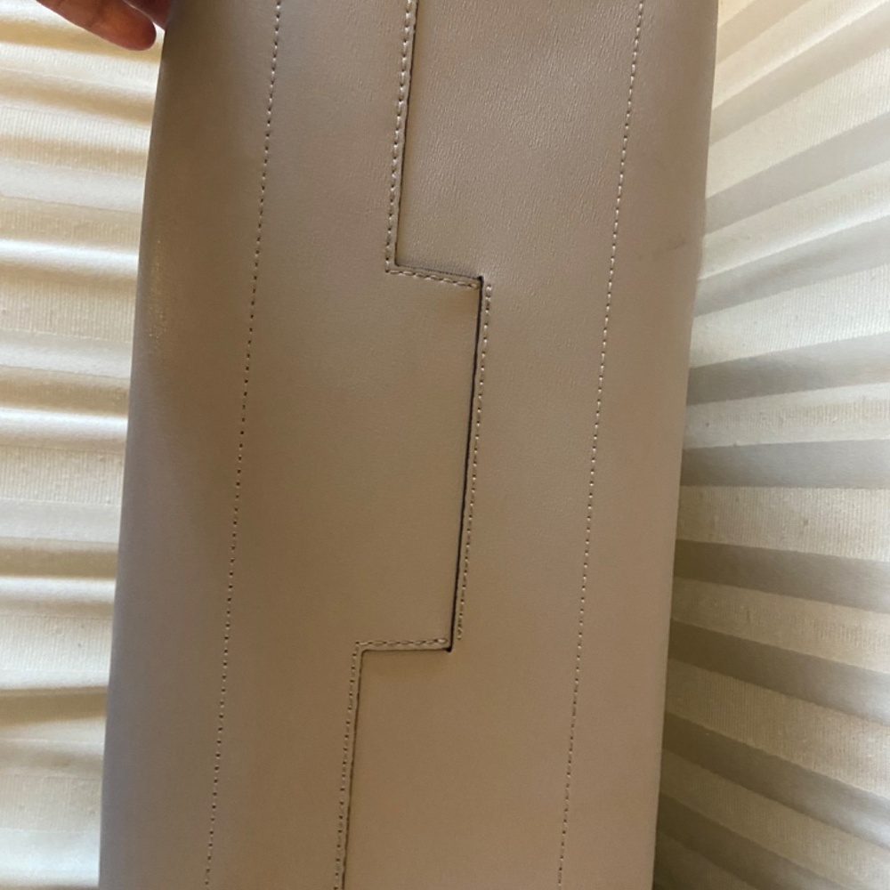 Tory Burch Tote Handbag - Picture 4 of 6